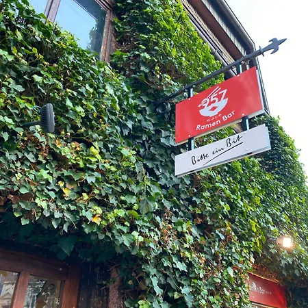 Stilvolle - Mit Balkon Und Whirlpoolwanne Apartment *