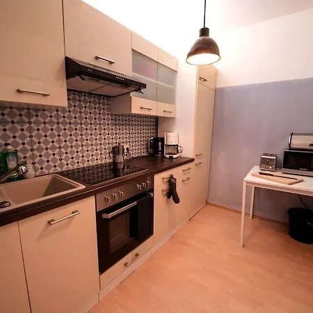 Stilvolle - Mit Balkon Und Whirlpoolwanne *
