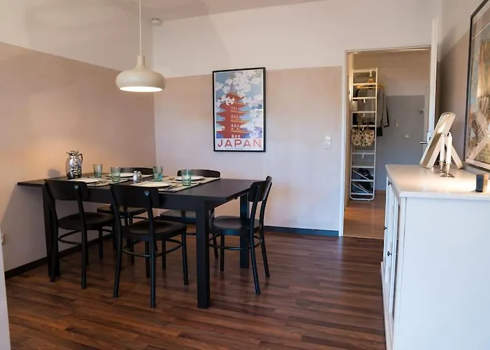 Stilvolle - Mit Balkon Und Whirlpoolwanne Apartman *