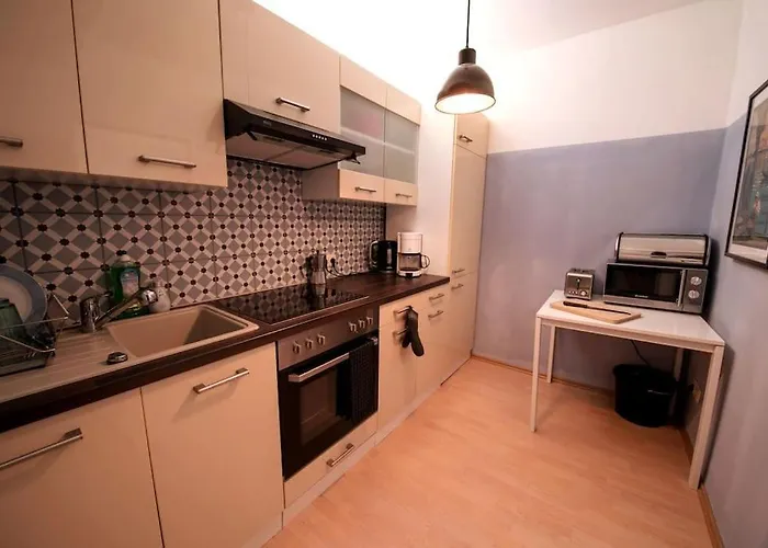 Stilvolle - Mit Balkon Und Whirlpoolwanne *